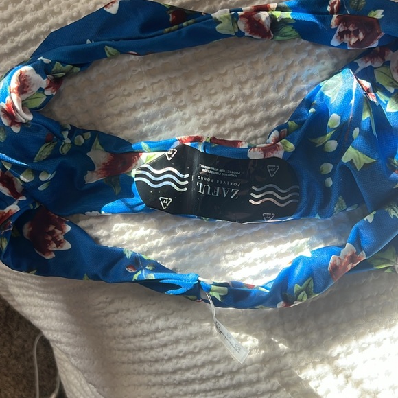 Bikini never worn! Adjustable - Picture 2 of 3